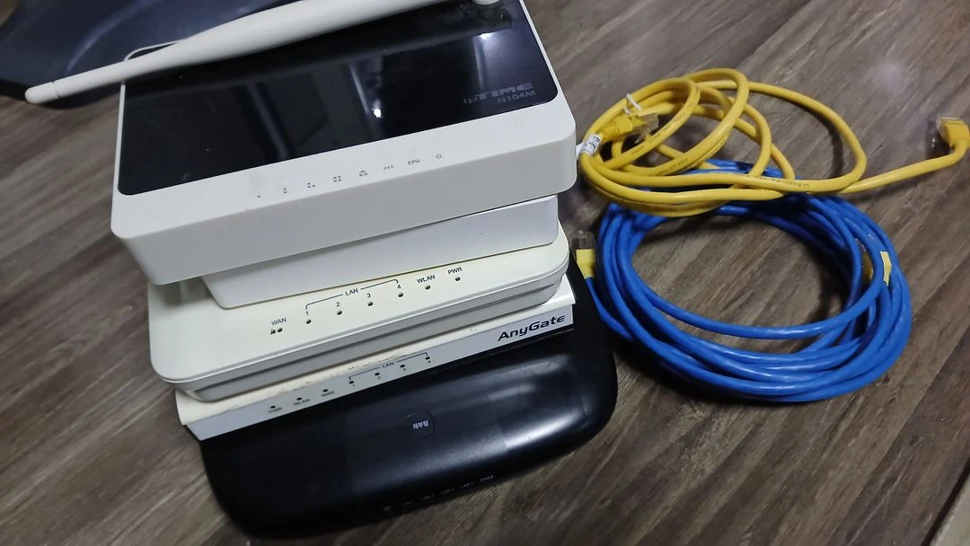 KT 기가 Wifi 외 ipTIME 유무선 공유기와 UNiCORN 사진꺼 전부 이미지