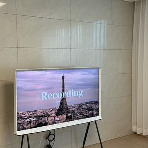 삼성 더 세리프 55인치 QLED TV 이미지