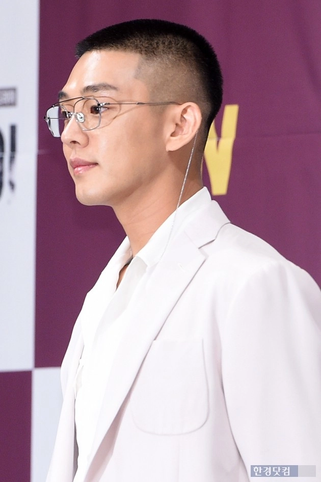 이세이 미야케 x 금자안경 유아인 탑브릿지 티타늄 안경 0013 이미지