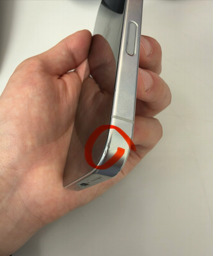 아이폰16프로 256GB 화이트 이미지