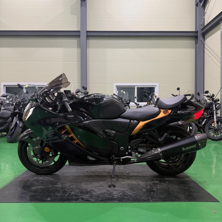 스즈키 gsx-1300r 하야부사 22년식 아크라포빅 구변o 2채널 블박셋팅 바이크 판매합니다 이미지