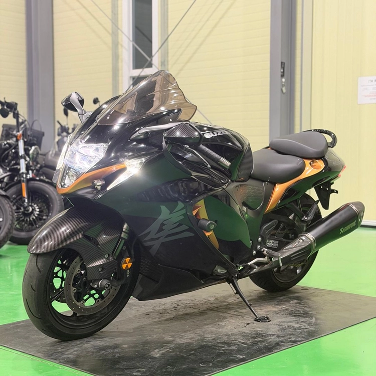 스즈키 gsx-1300r 하야부사 22년식 아크라포빅 구변o 2채널 블박셋팅 바이크 판매합니다 이미지