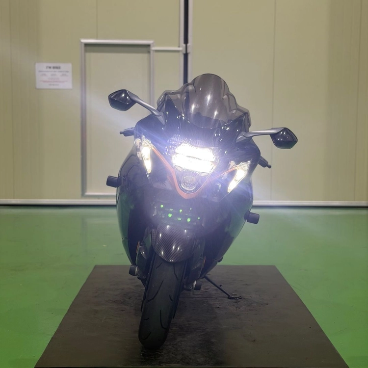 스즈키 gsx-1300r 하야부사 22년식 아크라포빅 구변o 2채널 블박셋팅 바이크 판매합니다 이미지