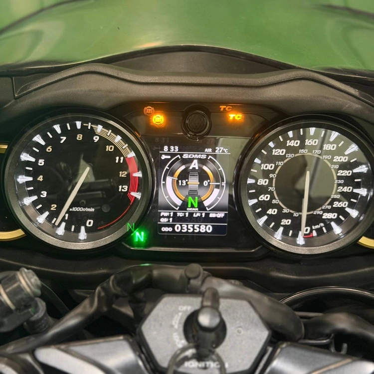 스즈키 gsx-1300r 하야부사 22년식 아크라포빅 구변o 2채널 블박셋팅 바이크 판매합니다 이미지