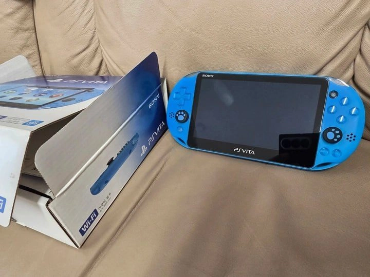 ps vita 2세대 블루 sd256 포함 - 안심되는 중고거래