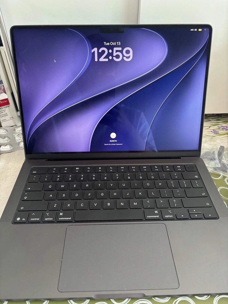 맥북프로 14 M5 Pro 영문자판 24GB 1TB 사이클 10회 배터리 100% - 안심되는 중고거래