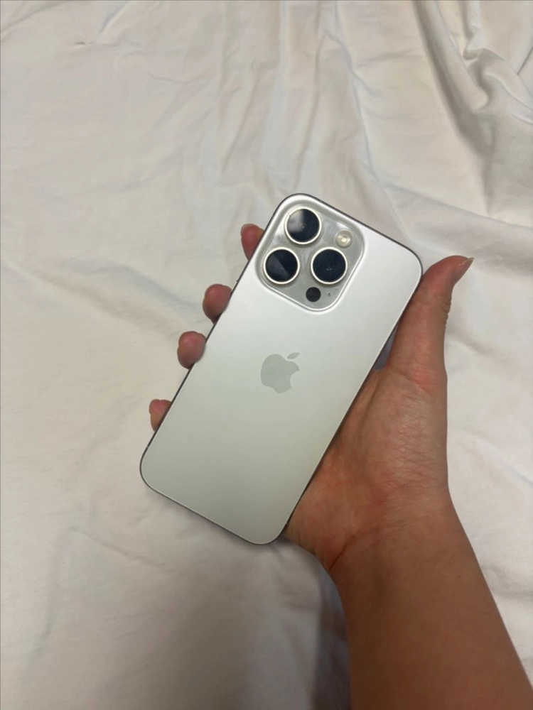 S급 아이폰 15pro256GB 화이트 티타늄 (배터리85%) 이미지
