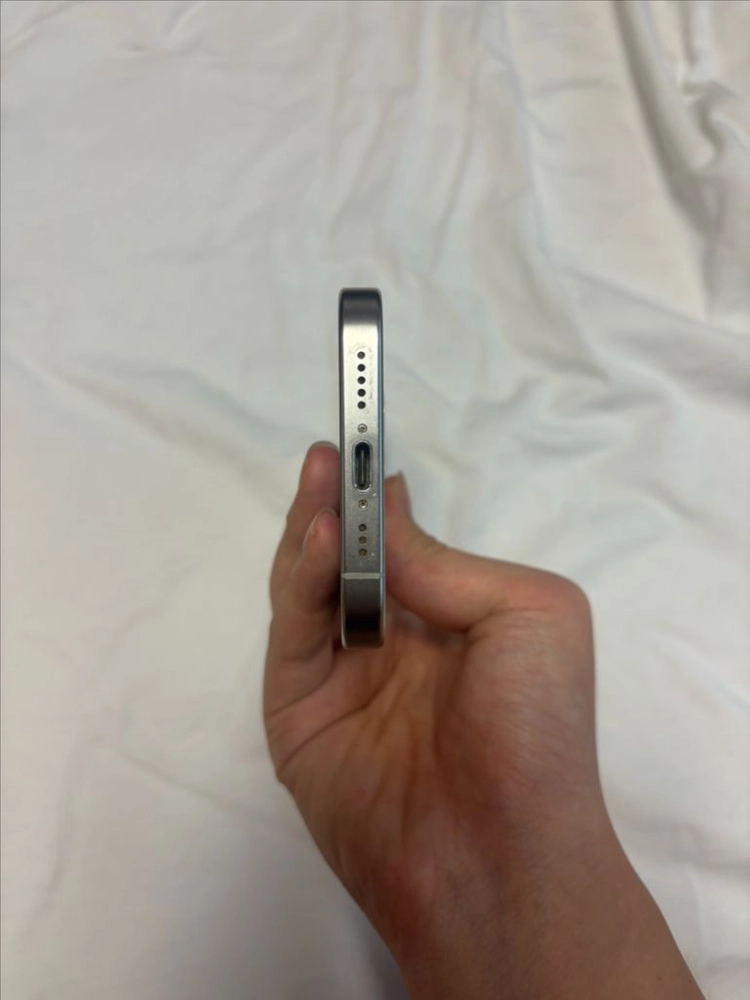 S급 아이폰 15pro256GB 화이트 티타늄 (배터리85%) 이미지