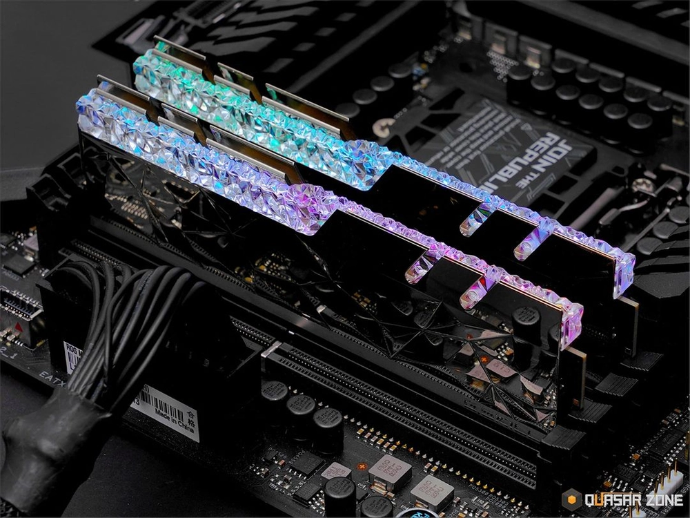 지스킬 G.SKILL DDR4-3600 CL14 TRIDENT Z ROYAL ELITE 실버 이미지