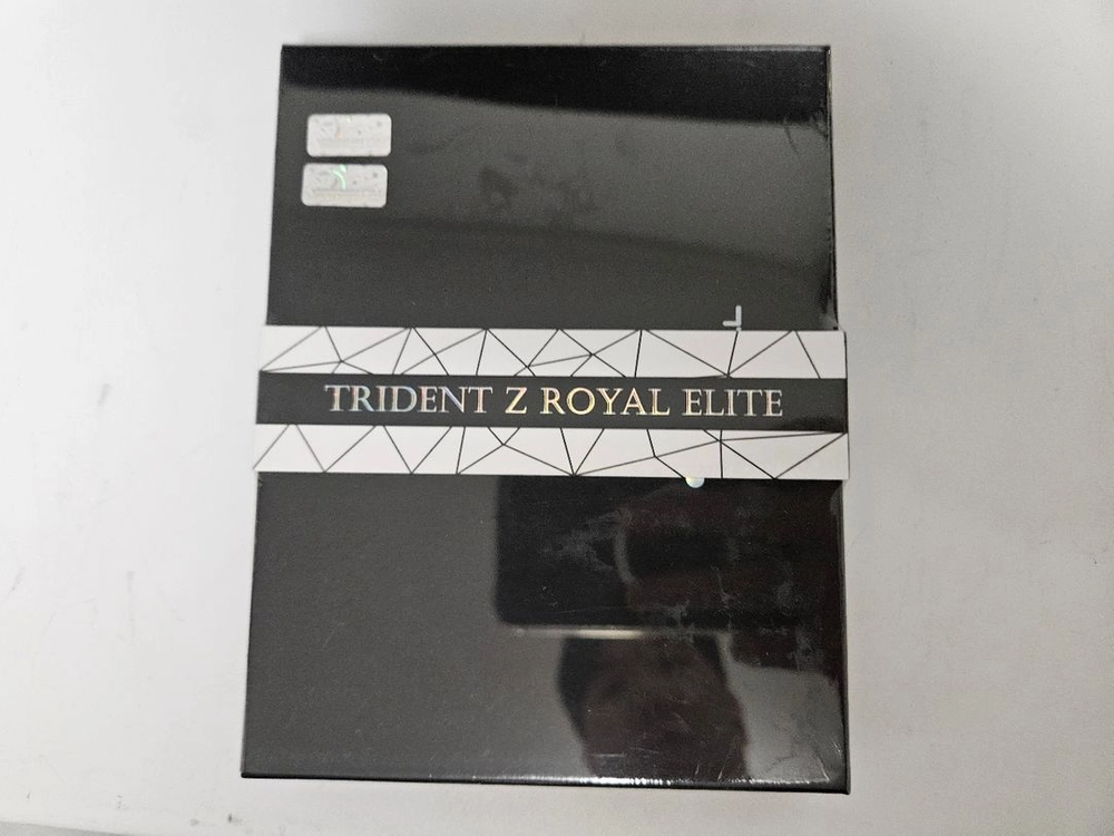 지스킬 G.SKILL DDR4-3600 CL14 TRIDENT Z ROYAL ELITE 실버 이미지