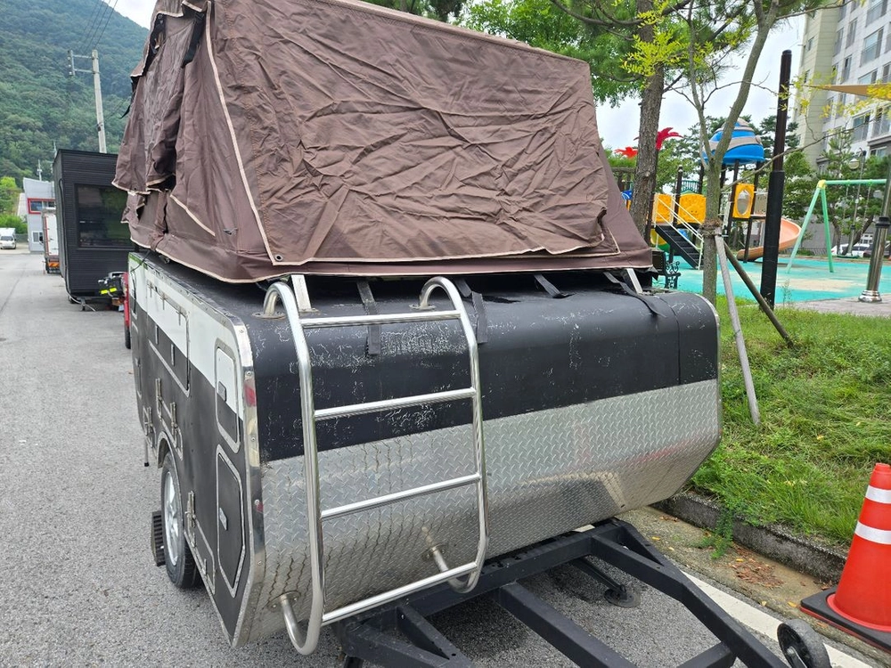 툰드라 블랙에디션 루프탑텐트 이미지