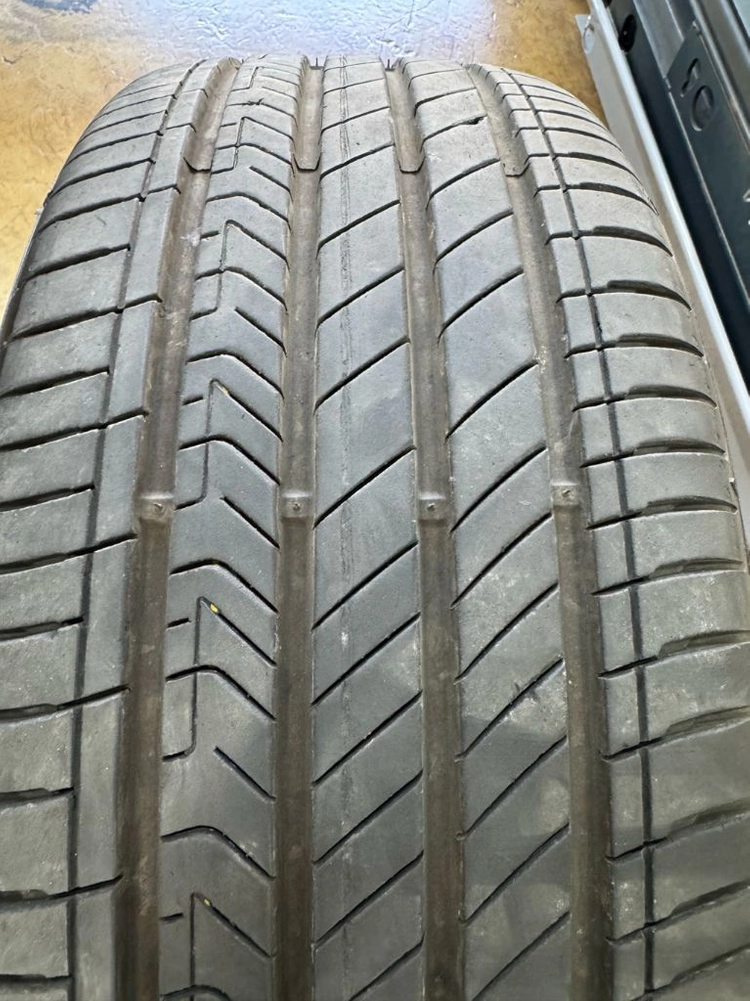제네시스 G70 18인치 휠 타이어 팝니다 이미지