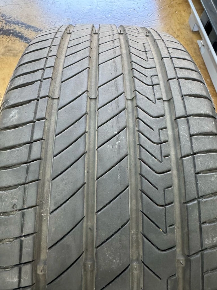 제네시스 G70 18인치 휠 타이어 팝니다 이미지