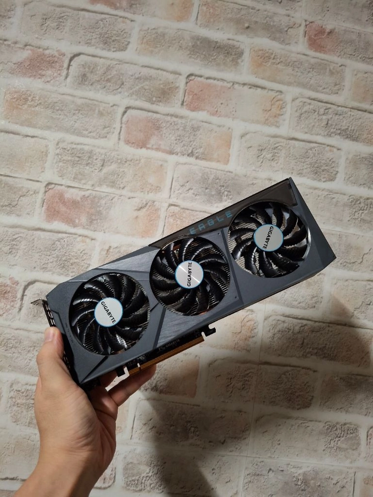 (작동샷O) 기가바이트 RX6600 민트급 그래픽카드 - 안심되는 중고거래