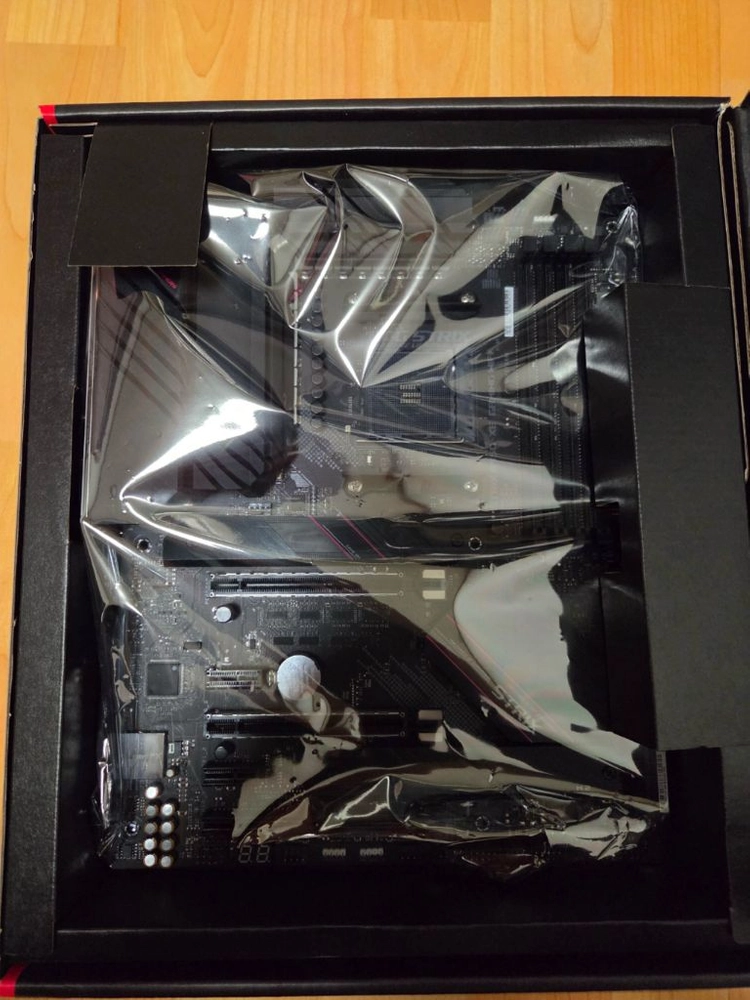 ASUS ROG STRIX B550-XE GAMING WIFI 팝니다 이미지