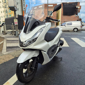 혼다 pcx125 abs모델 21년식PCX 125팝니다 nmax vs 크루심 조이맥스 포르자 이미지