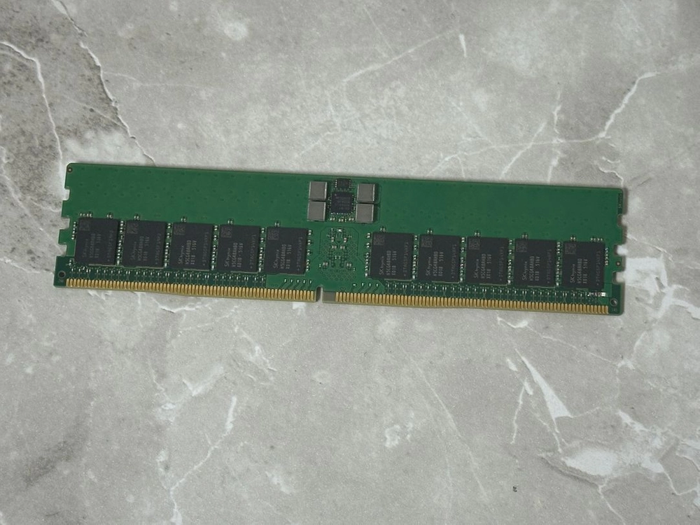SK하이닉스 DDR5 32GB 6400 ECC REG RDIMM 서버램 2Rx8 이미지