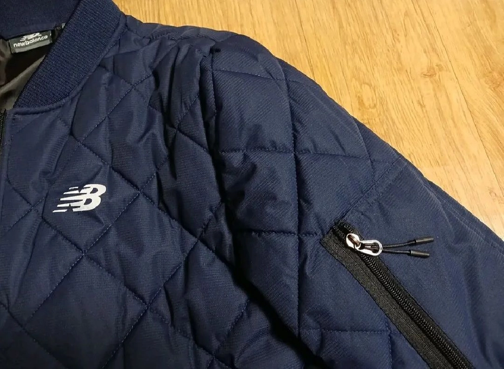 뉴발란스(정품) 남성 퀄팅 항공 점퍼 자켓 (네이비) (95~100슬림) (상태 최상급) 이미지