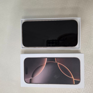 아이폰 16pro 256GB 데저트티타늄 새제품 이미지