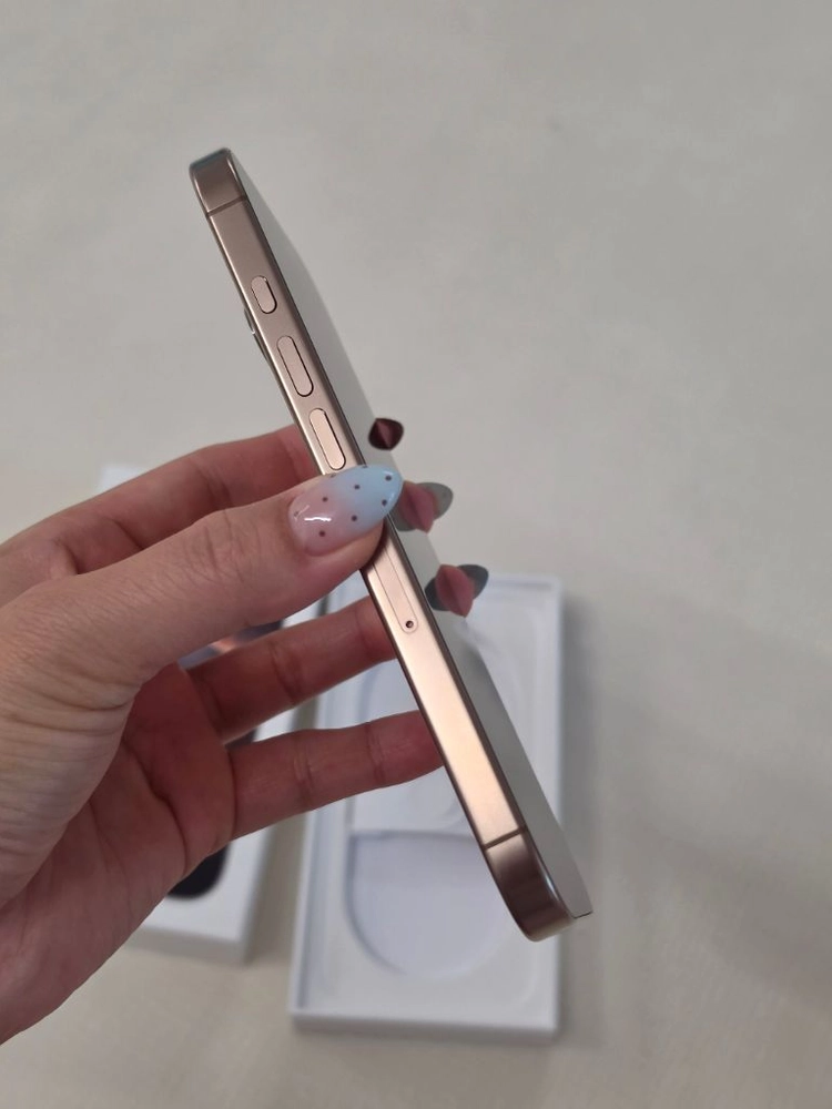 아이폰 16pro 256GB 데저트티타늄 새제품 이미지