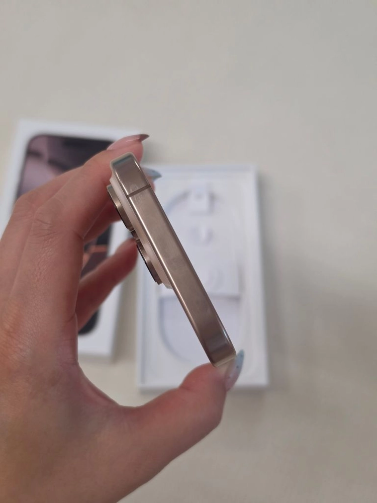 아이폰 16pro 256GB 데저트티타늄 새제품 이미지