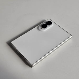 갤럭시 Z 폴드8 크림 512GB 팝니다. 자급제 이미지