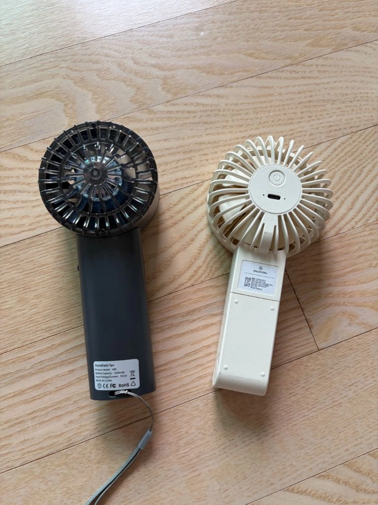 휴대용 선풍기 블랙과 화이트 2개 이미지