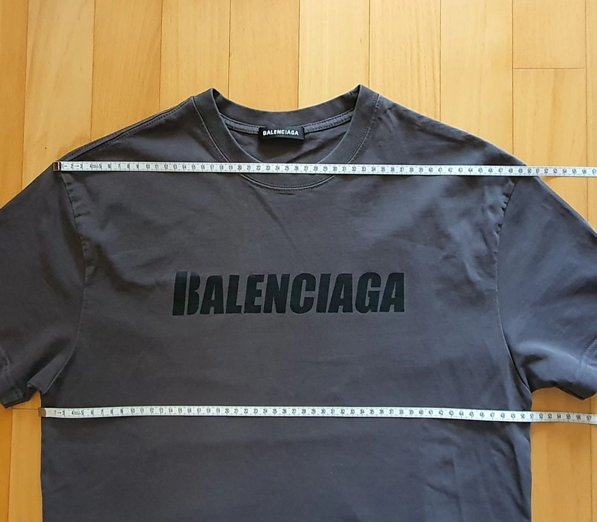 발렌시아가 BALENCIAGA 로고 반팔티 S 써머 티셔츠 여름티 반팔사진에서 보이는 것처럼 깔끔한 디자인의 티셔츠 이미지