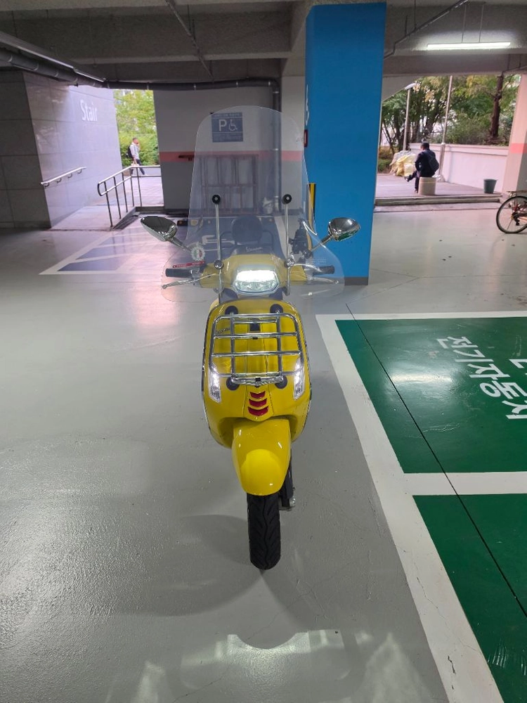 2022년식 베스파 스프린트 2900km 이미지