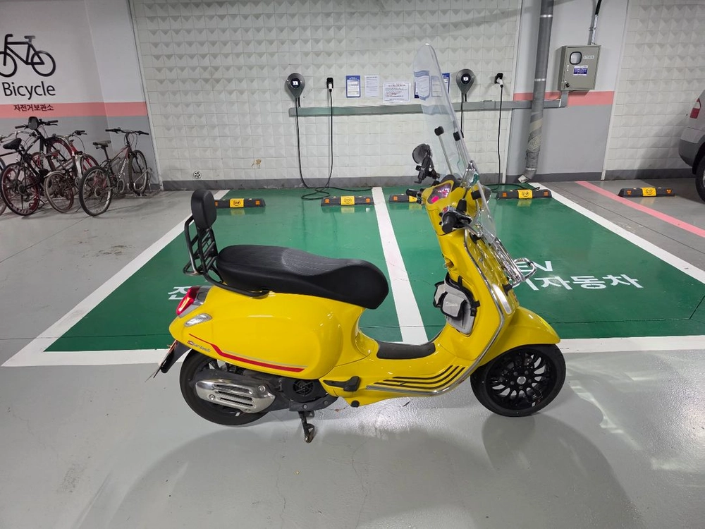 2022년식 베스파 스프린트 2900km 이미지