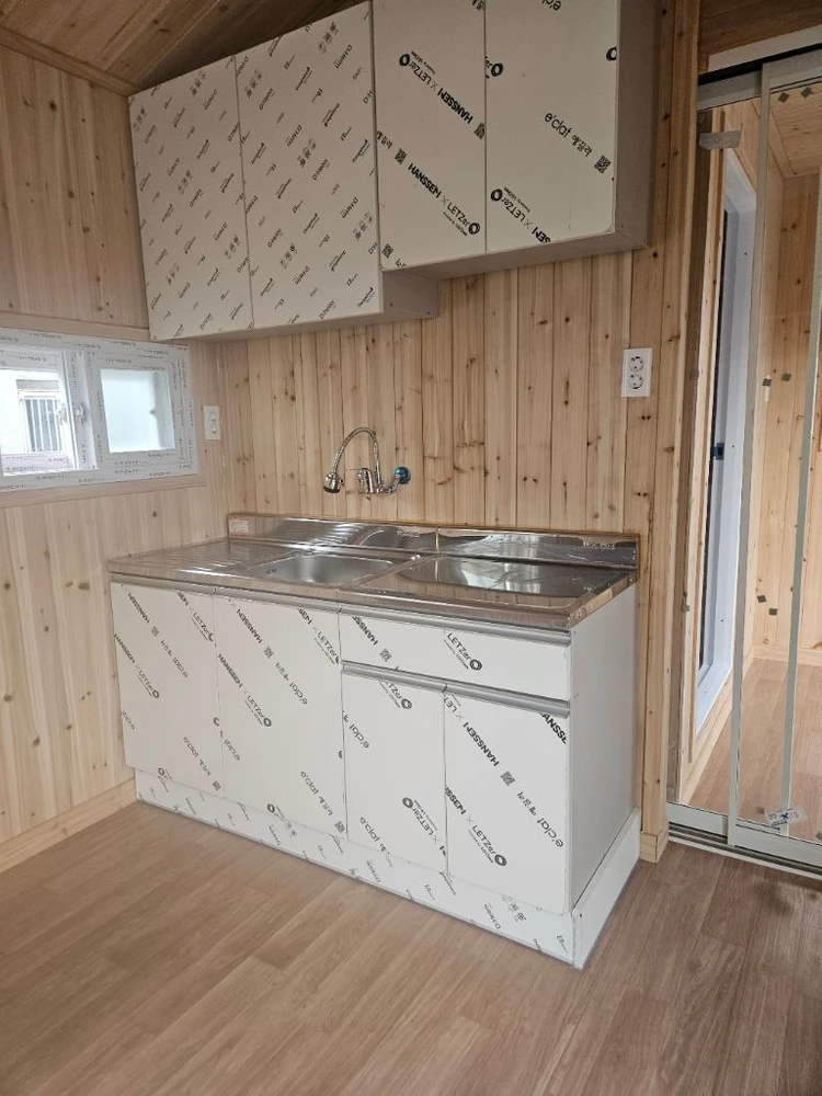 고급 3*8 복층 다락형 쳬류형쉼터, 농막, 이동식주택, 컨테이너 1800만원 이미지