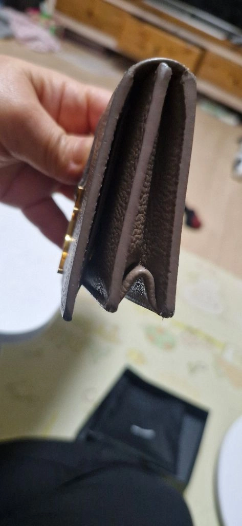 입생로랑 에토프 카드지갑 이미지