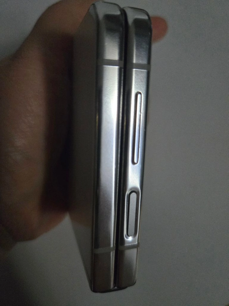 갤럭시Z 플립5 스마트폰 512GB(화이트) 이미지