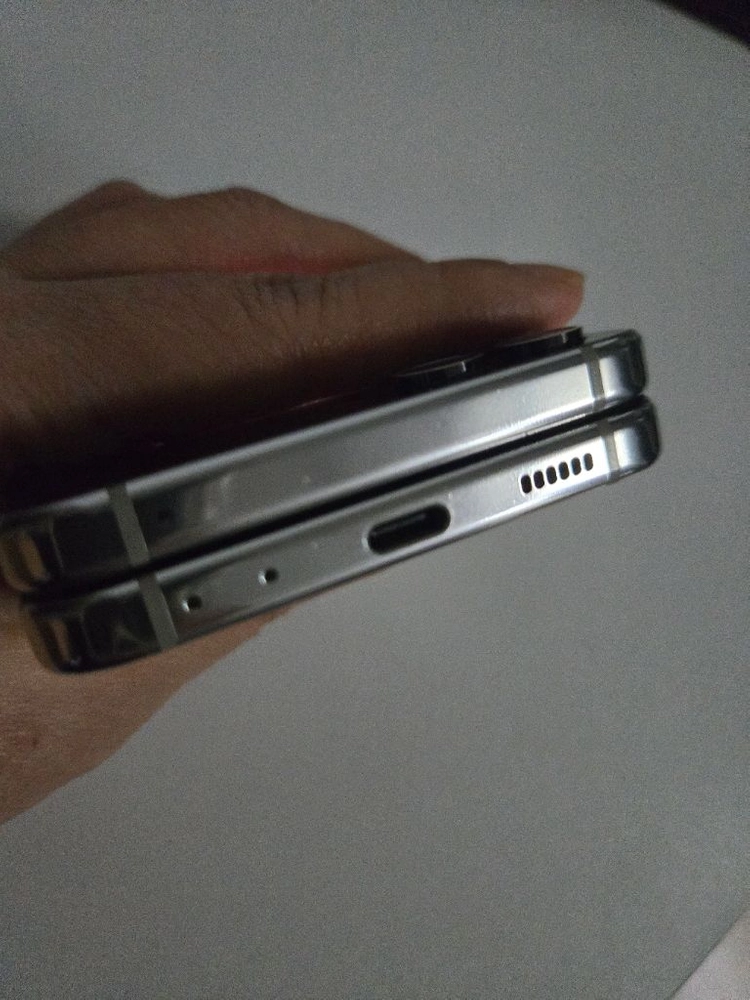 갤럭시Z 플립5 스마트폰 512GB(화이트) 이미지
