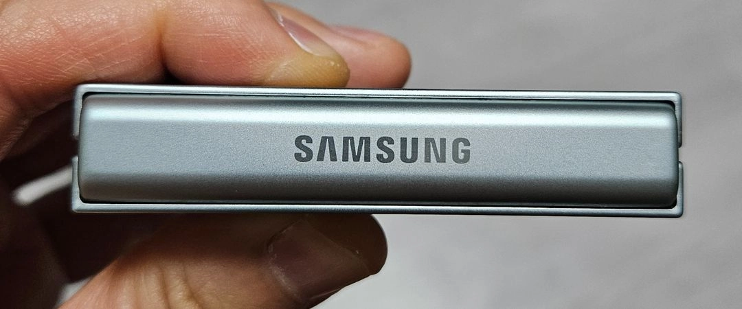 갤럭시 Z플립6 민트 256GB 싸게 팝니다. 이미지