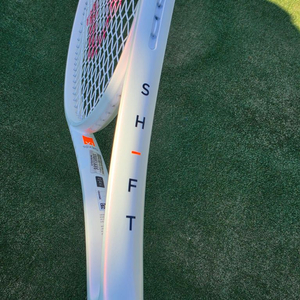 윌슨 쉬프트 테니스 라켓 285g 이미지
