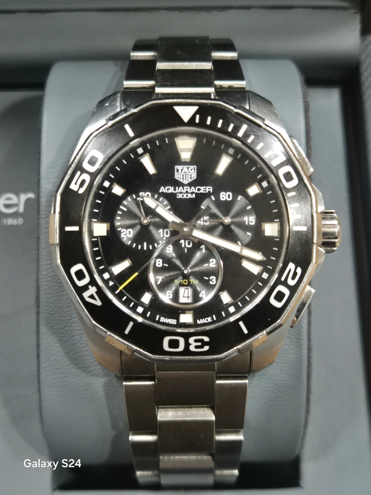 태크호이어 아쿠아레이서 300 크로노그래프 43mm 이미지