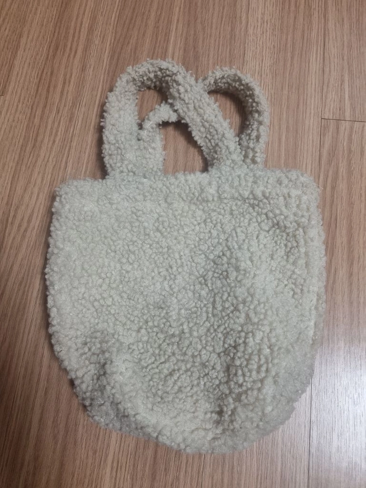 귀여운 후리스 베이지 강아지 산책 가방 애견 반려견 이미지