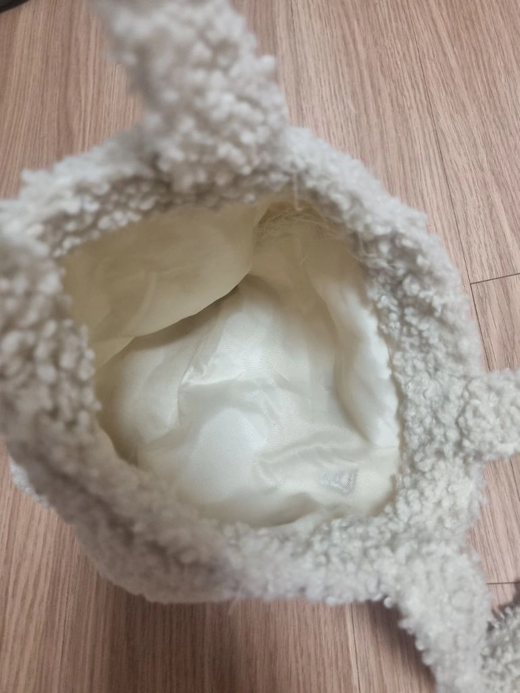 귀여운 후리스 베이지 강아지 산책 가방 애견 반려견 이미지