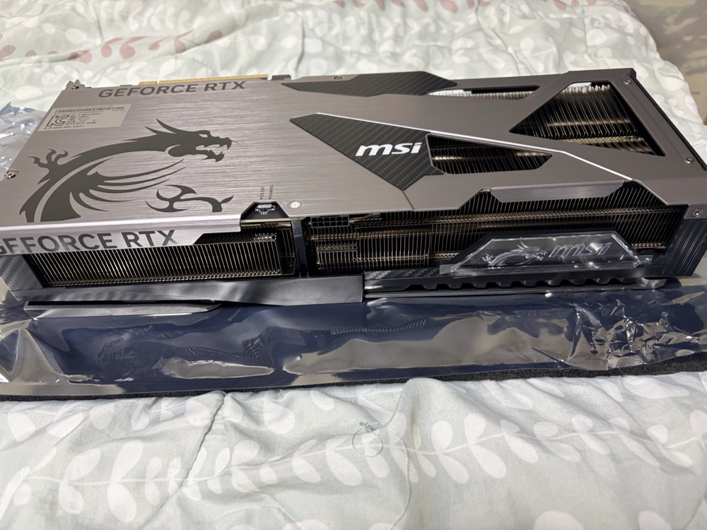 미개봉 단순개봉)MSI RTX 5080 뱅가드 SOC 이미지