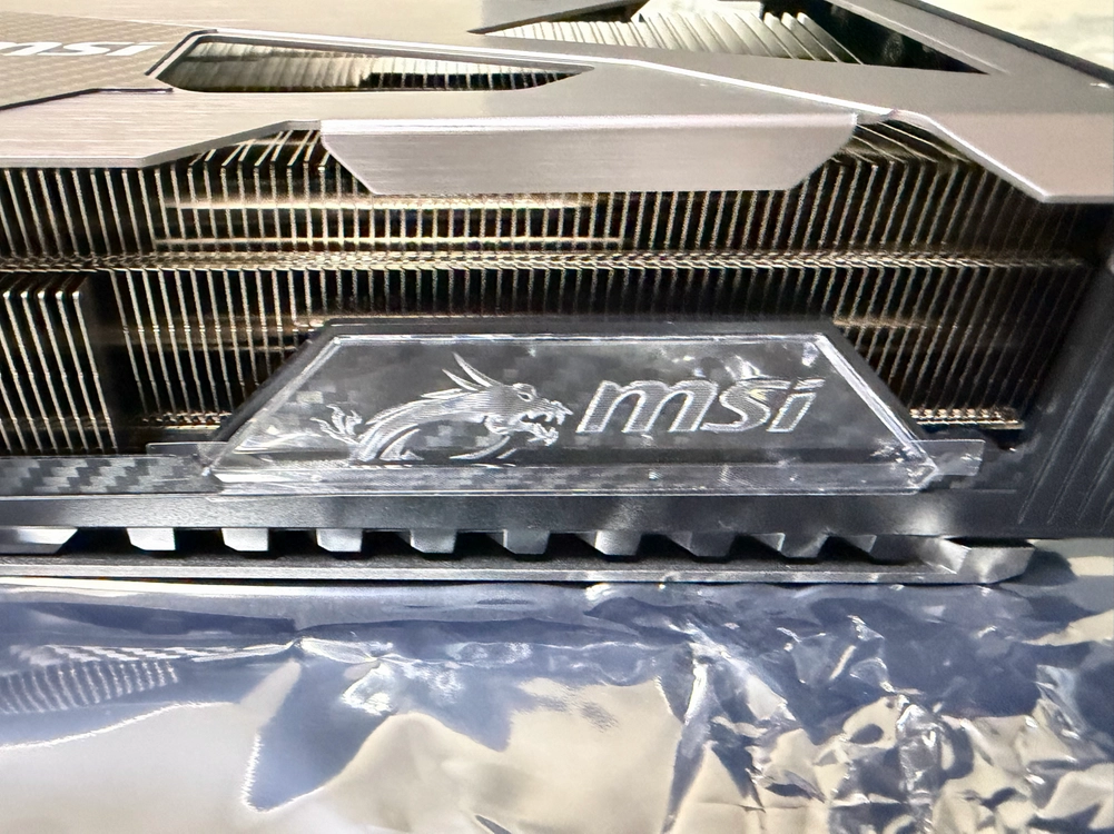 미개봉 단순개봉)MSI RTX 5080 뱅가드 SOC 이미지