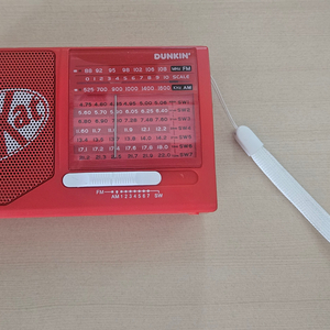 Kitkat 던킨 레트로 라디오 이미지