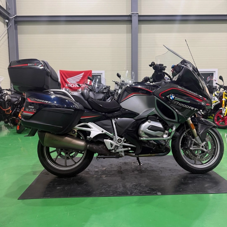 bmw r1200rt 17년식 아크라 구변o 풀튜닝 투어러 바이크 판매합니다 이미지
