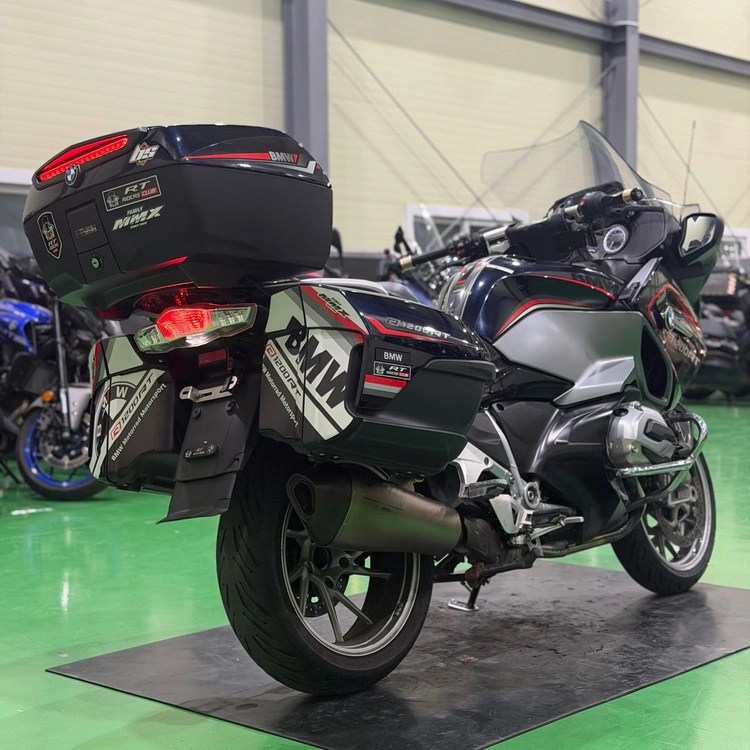 bmw r1200rt 17년식 아크라 구변o 풀튜닝 투어러 바이크 판매합니다 이미지