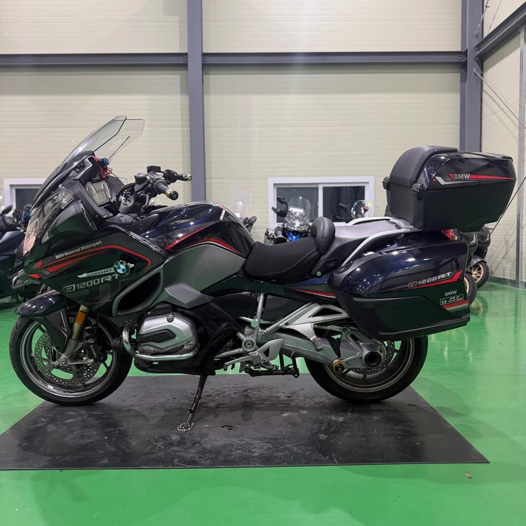 bmw r1200rt 17년식 아크라 구변o 풀튜닝 투어러 바이크 판매합니다 이미지