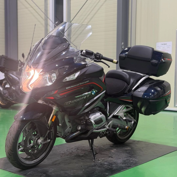 bmw r1200rt 17년식 아크라 구변o 풀튜닝 투어러 바이크 판매합니다 이미지
