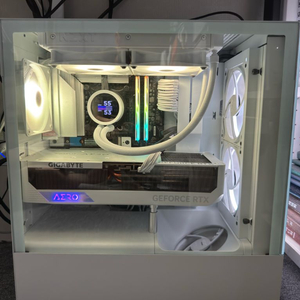 i7-14700K / RTX 4080 / nzxt 화이트 조립PC 컴퓨터 반본체 이미지
