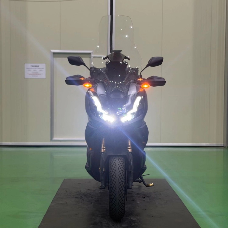 혼다 adv350 25년식 2만키로 배달셋팅 스쿠터 판매합니다 이미지