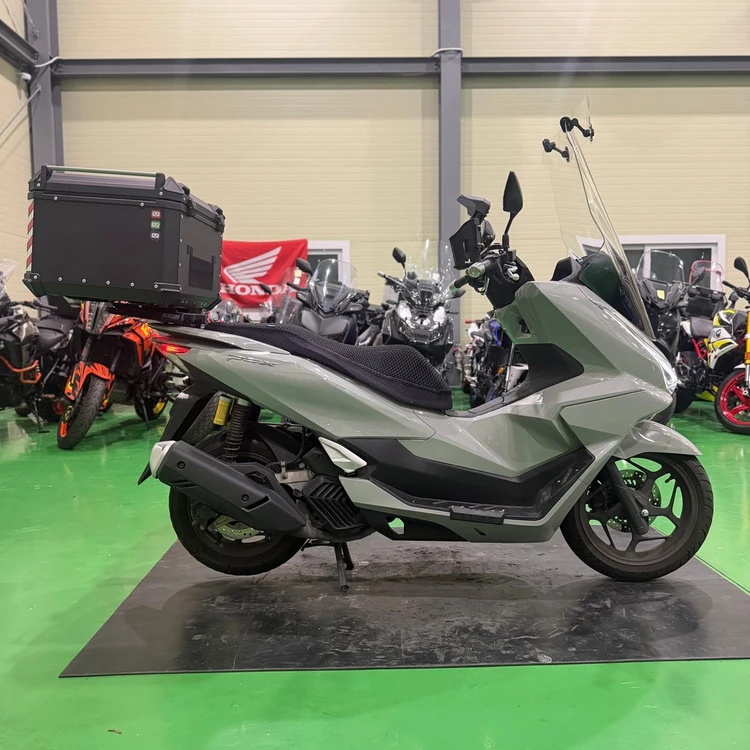 혼다 pcx125 26년식 1만키로 신차보증 배달셋팅 스쿠터 판매합니다 이미지