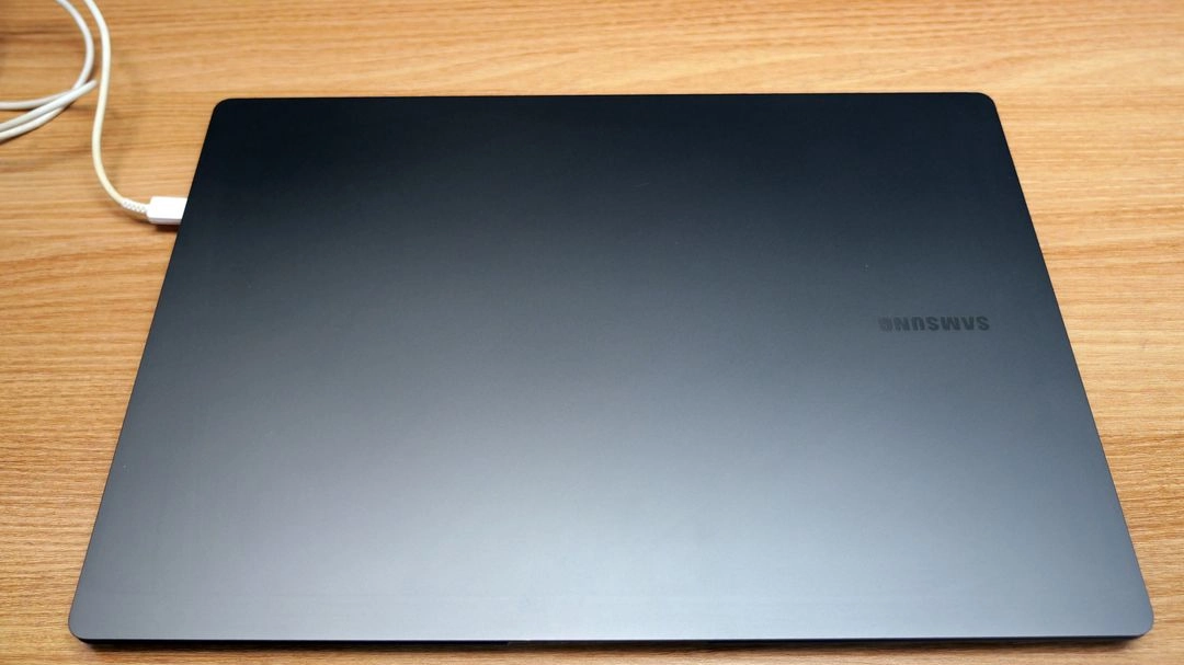 갤럭시북3 프로 NT960XFG-KC51G 256G 이미지